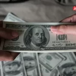 پیش بینی قیمت دلار پنجشنبه ۲۷ آذر ۱۴۰۴ / کانال ۱۳۲ هزار تومان در دسترس دلار قرار گرفت؟