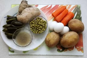 راز‌های خوشمزه‌تر شدن سالاد الویه/ ترفند‌هایی ساده برای طعمی متفاوت و دلنشین