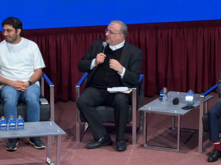 رمزارز‌ها قطعاً بخشی از آینده اقتصاد ایران هستند / فعالان باید تغییر حکمرانی را مطالبه کنند/ بانک مرکزی نمی‌تواند در برابر تحولات رمزارز بی‌مسئولیت باشد/مدل ذهنی دهه ۷۰ هنوز بر تصمیم‌گیری‌ها حاکم است