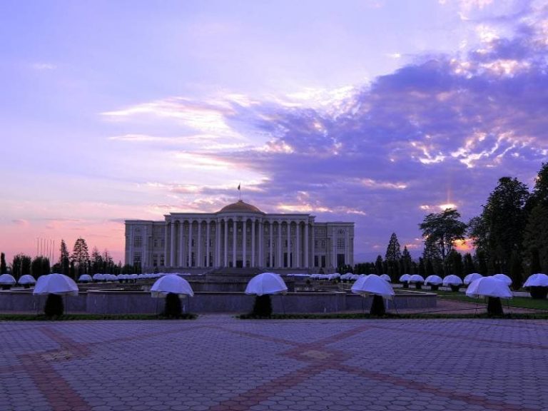 چگونه با کمترین هزینه، هتلی با امکانات استاندارد در دوشنبه پیدا کنیم؟